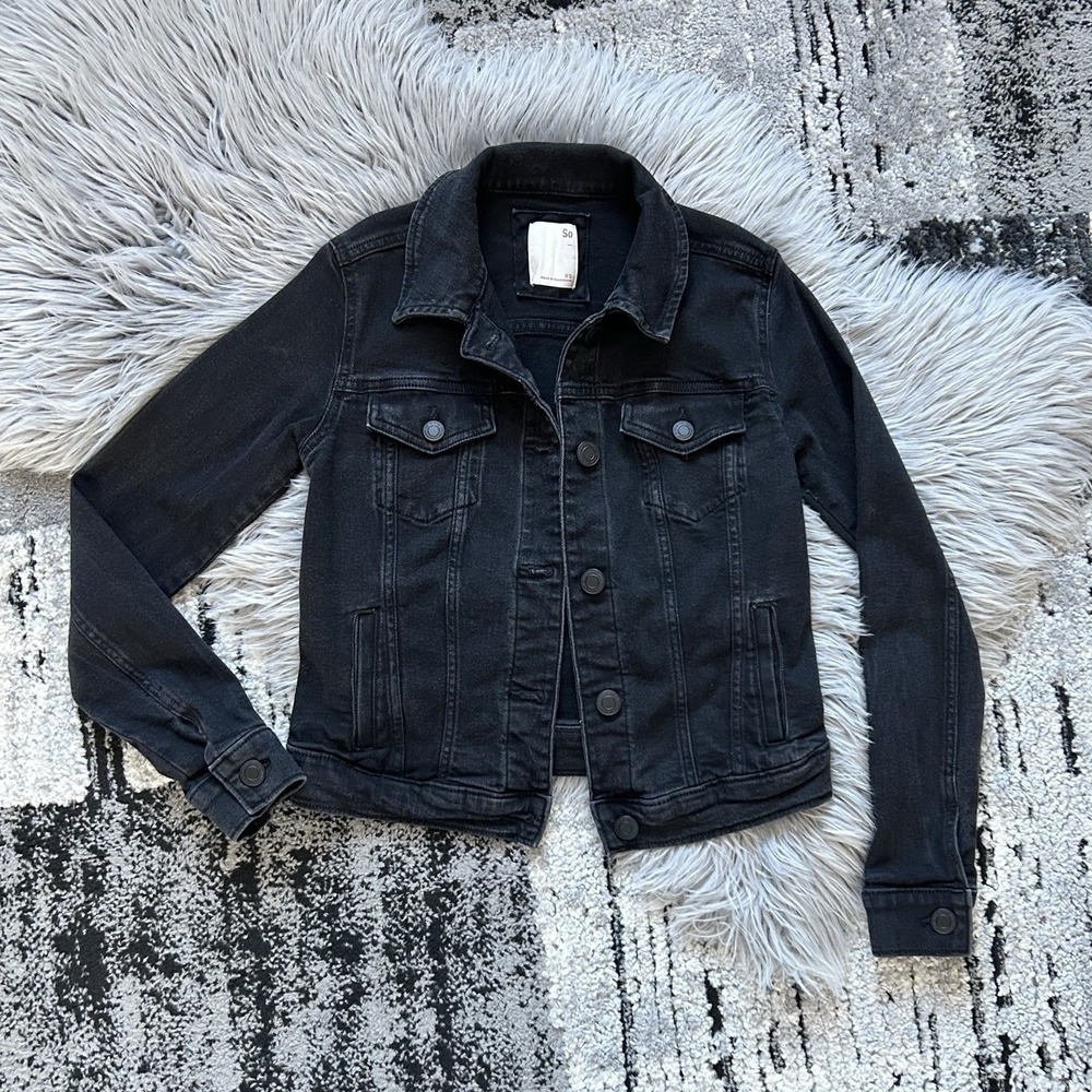SO Essential Women's Black Denim Jean Jacket Size Extra Small Flex Y2K Vibe